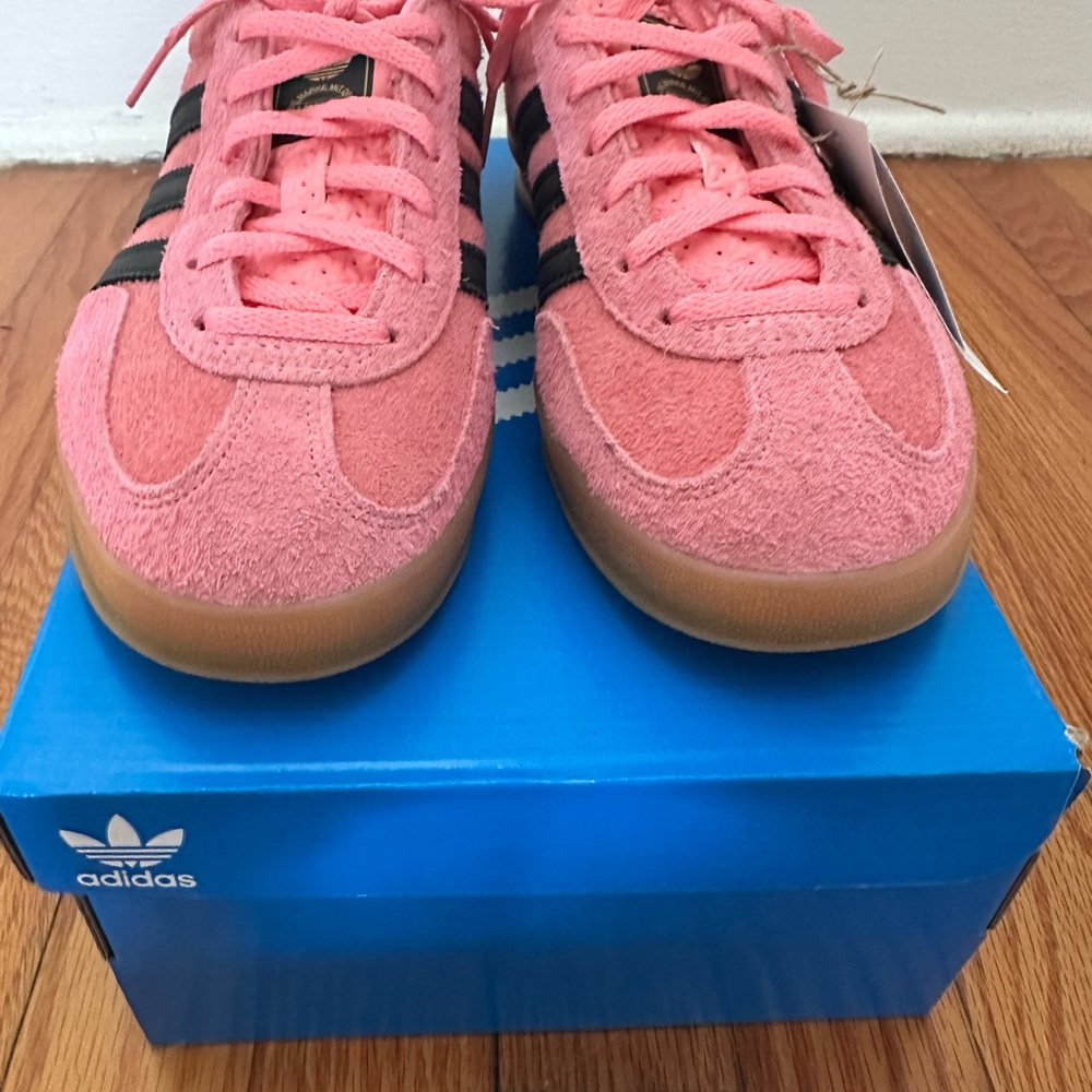 Adidas gazelle indoor “bliss pink purple” Mrs size 5.5 women’s size 7